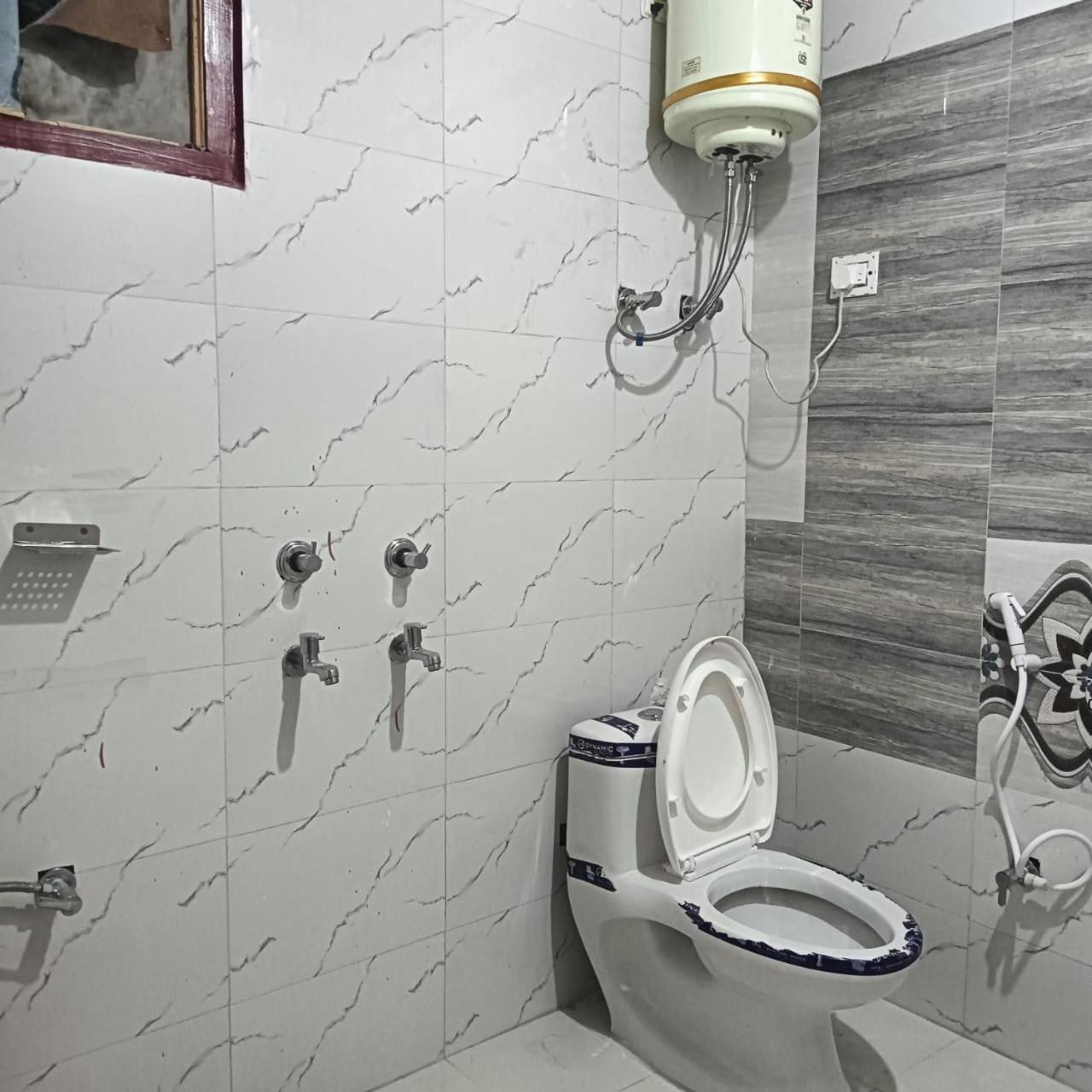 Aditya Guest House Tosh Экстерьер фото